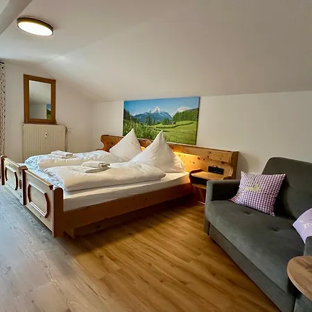 Apartman Herzplatzerl *